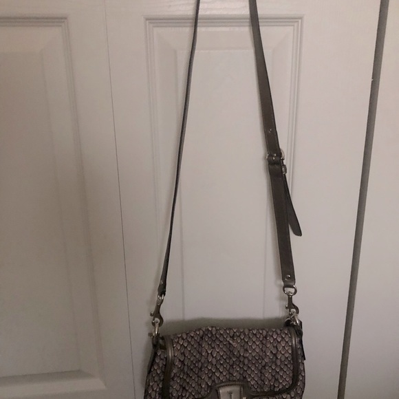 ✨Coach Cross Body Purse✨ - Picture 3 of 5